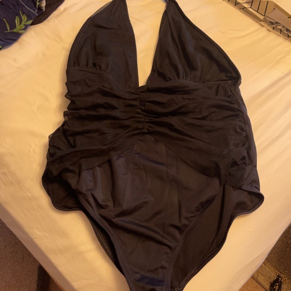 ASOS swimwear one piece plus size 16 - never worn - Picture 3 of 3